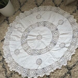 Vintage white round cotton crochet tablecloth 42 inches